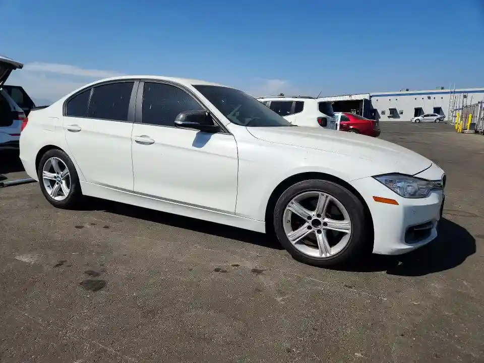 WBA3B1G55FNT03735 2015 BMW 3 SERIES-3