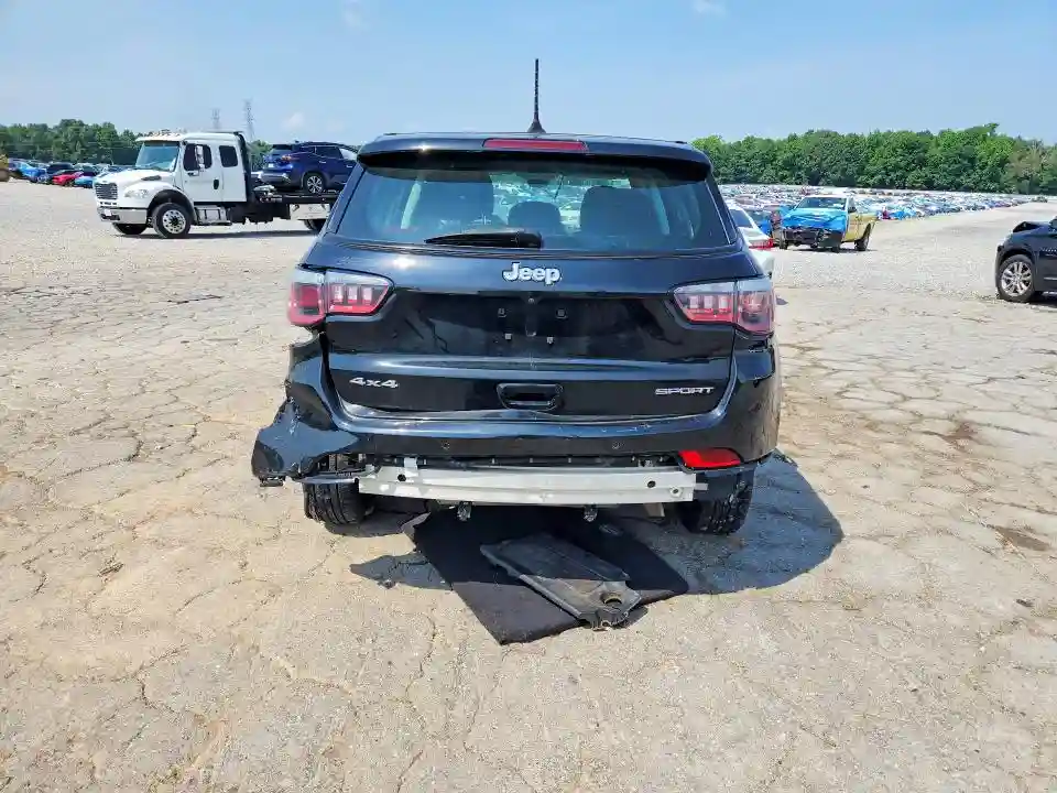 3C4NJDAB8JT100457 2018 JEEP COMPASS-5