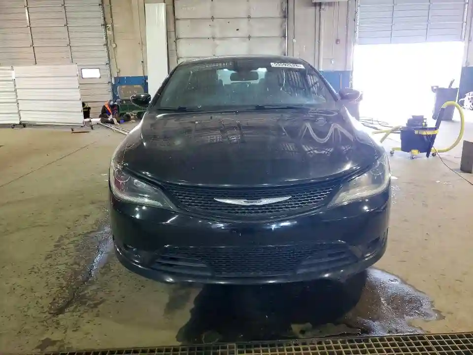 1C3CCCBG7FN717995 2015 CHRYSLER 200-4
