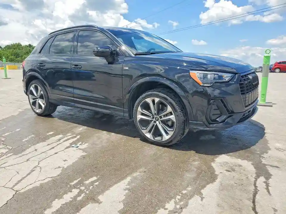 WA1DECF31M1156127 2021 AUDI Q3-3