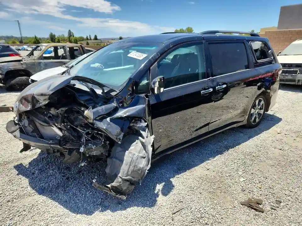 5TDXZ3DC8HS777853 2017 TOYOTA SIENNA-0