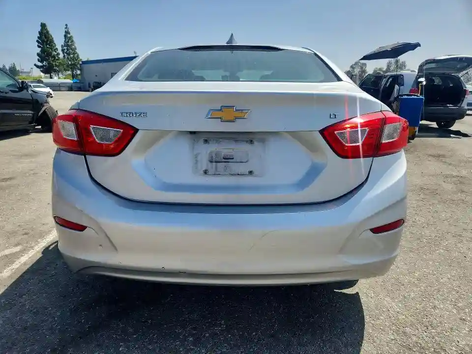 1G1BE5SM7J7132181 2018 CHEVROLET CRUZE-5