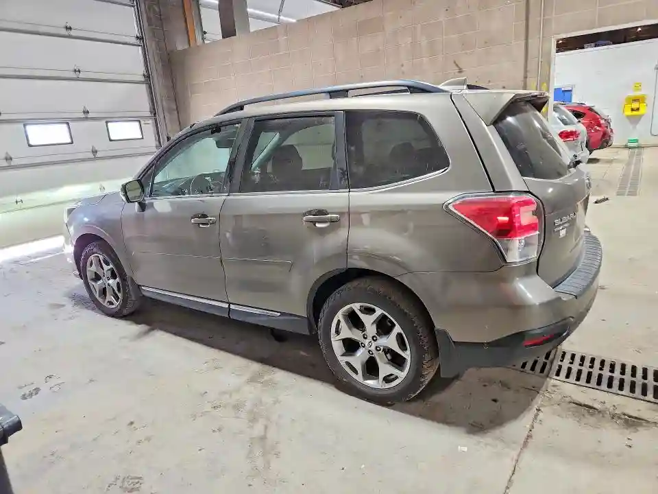 JF2SJAWC5JH591850 2018 SUBARU FORESTER-1