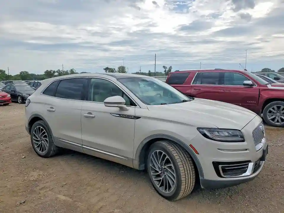 2LMPJ8LP4KBL16375 2019 LINCOLN NAUTILUS-3