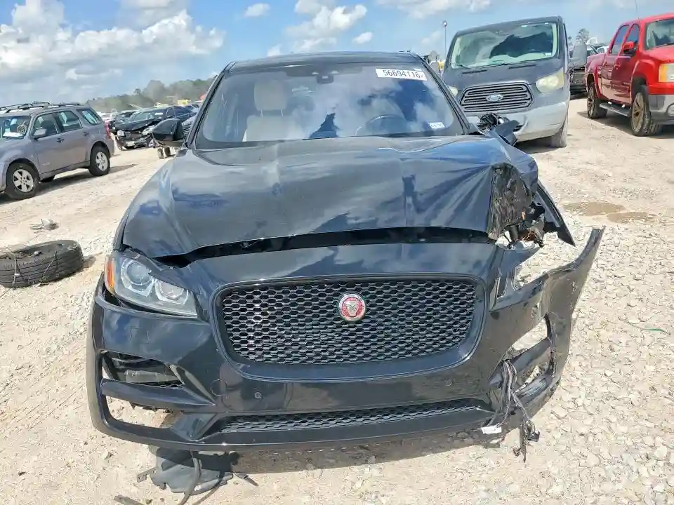 SADCJ2FX7KA610943 2019 JAGUAR F-PACE-4