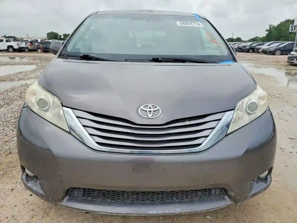 5TDYZ3DC9HS775551 2017 TOYOTA SIENNA-4