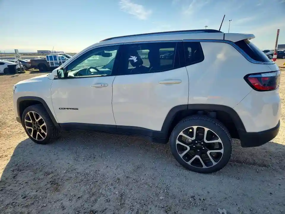 3C4NJDCB4JT117768 2018 JEEP COMPASS-1
