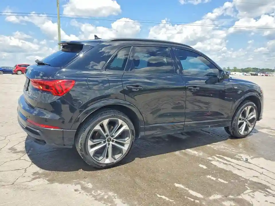 WA1DECF31M1156127 2021 AUDI Q3-2
