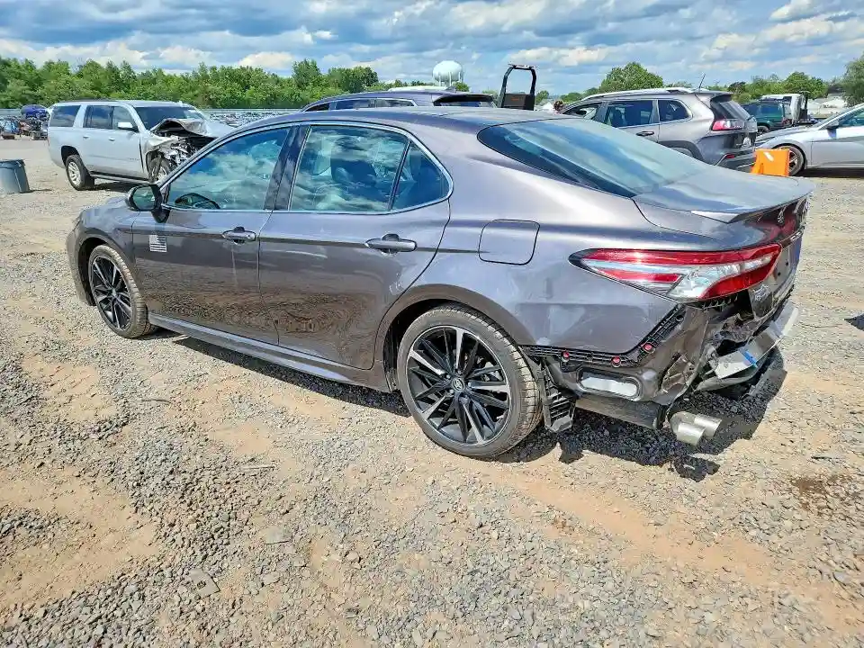 4T1B61HK9JU135244 2018 TOYOTA CAMRY-1