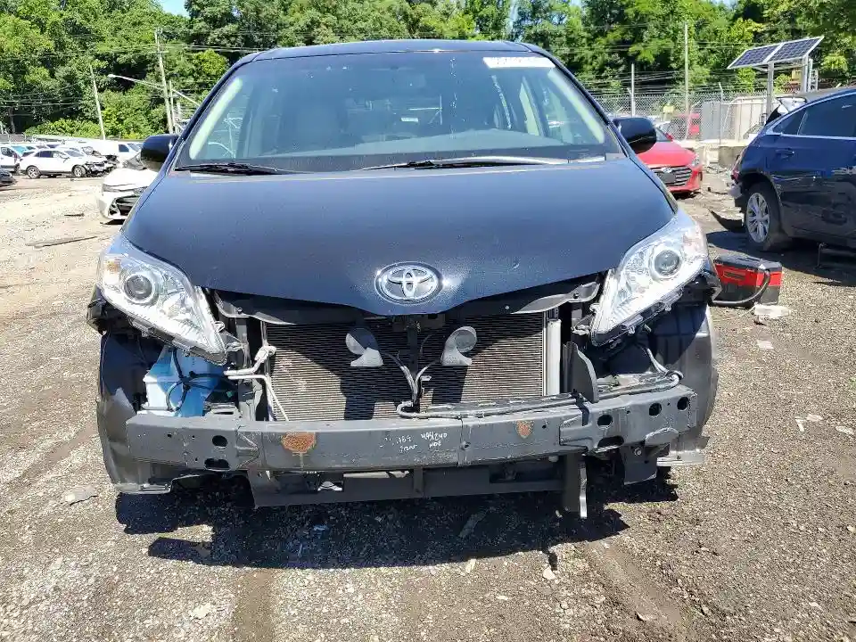 5TDYK3DC2FS634029 2015 TOYOTA SIENNA-4