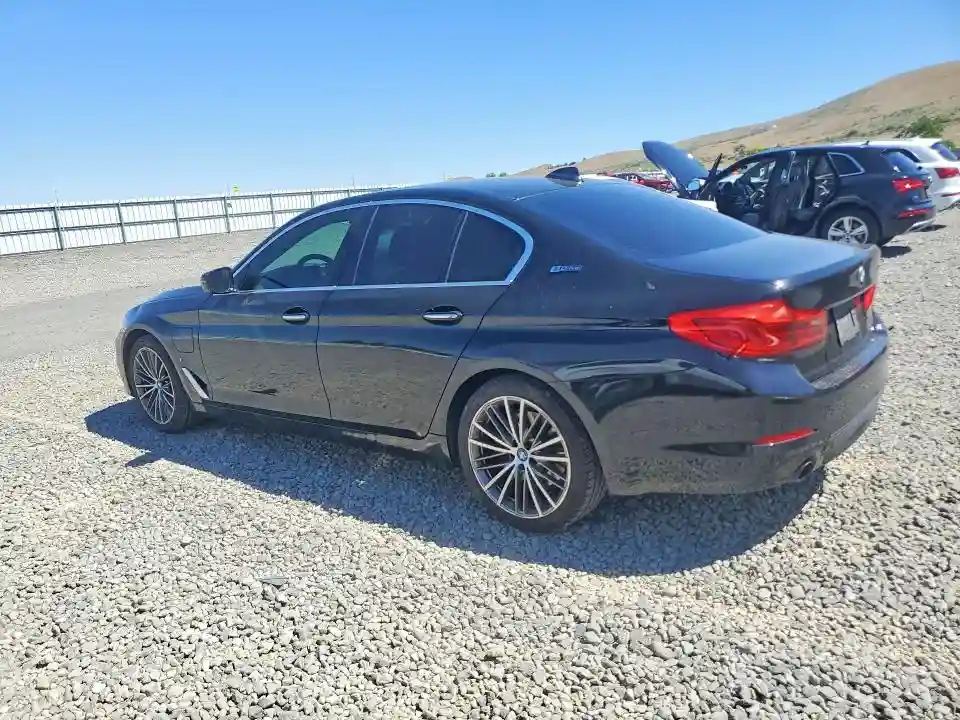 WBAJB1C52JG624111 2018 BMW 5 SERIES-1