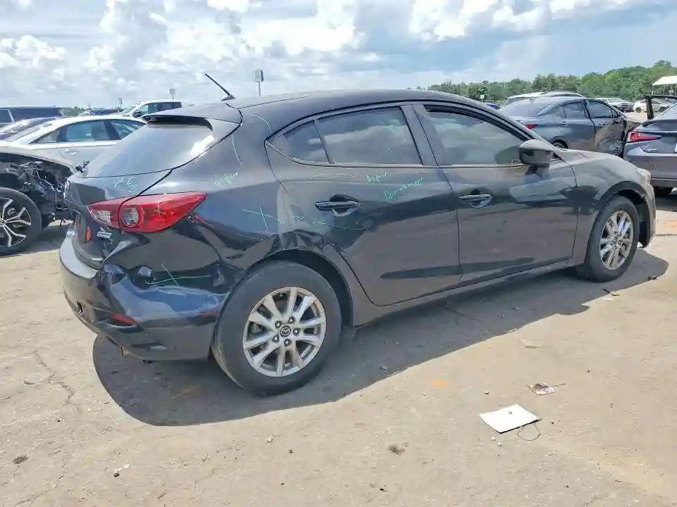 3MZBN1K70JM260341 2018 MAZDA 3-2