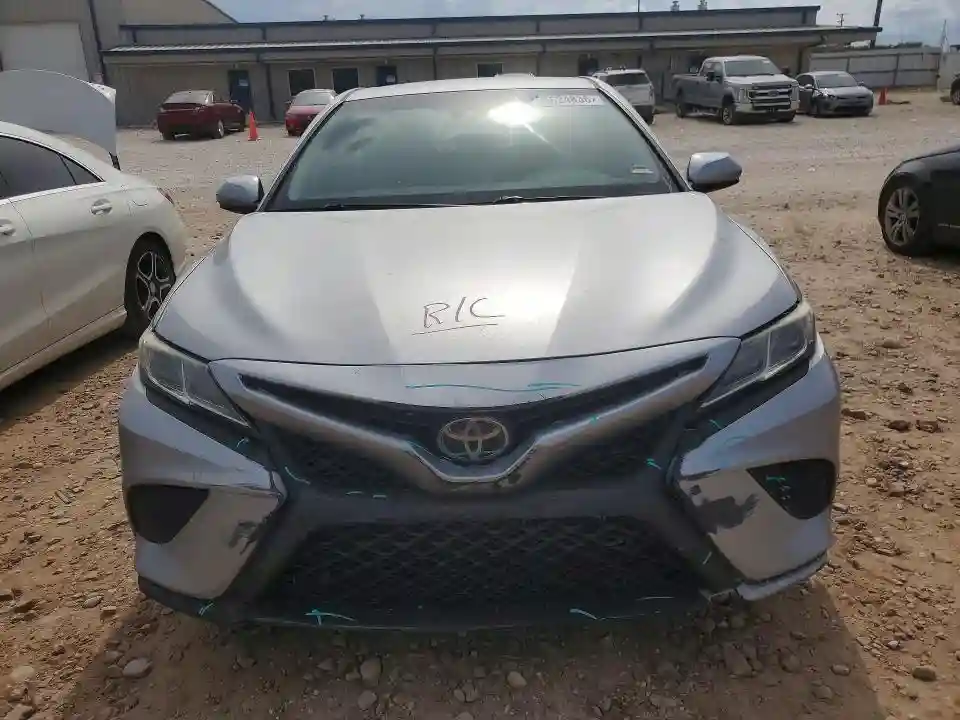4T1B11HK4JU582739 2018 TOYOTA CAMRY-4