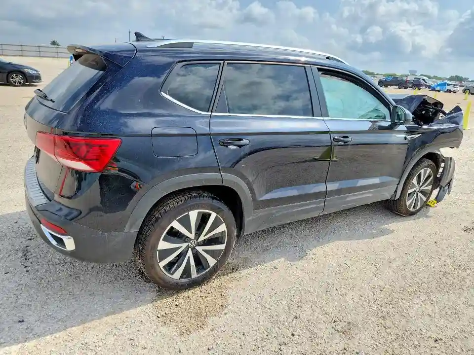 3VVEX7B26PM381581 2023 VOLKSWAGEN TAOS SE-2