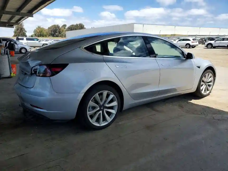 5YJ3E1EA3JF048729 2018 TESLA MODEL 3-2