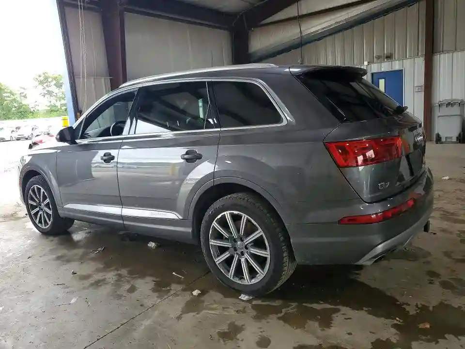 WA1LAAF71JD033730 2018 AUDI Q7-1