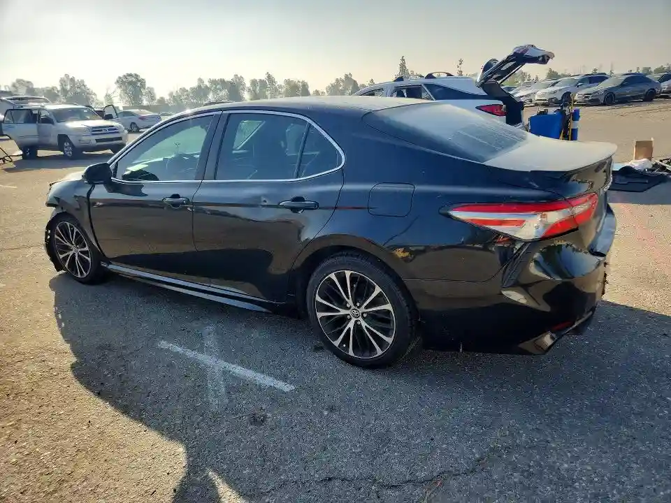 4T1B11HK9JU566469 2018 TOYOTA CAMRY-1
