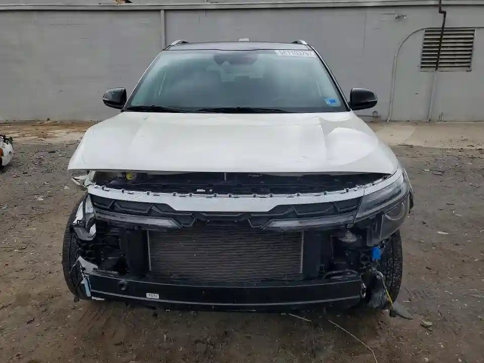 KNDEU2AA5R7525217 2024 KIA SELTOS-4