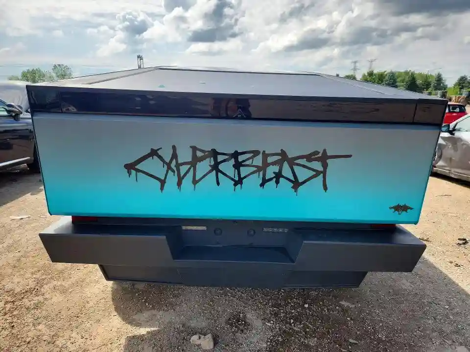 7G2CEHEE5RA056042 2024 TESLA CYBERTRUCK-5