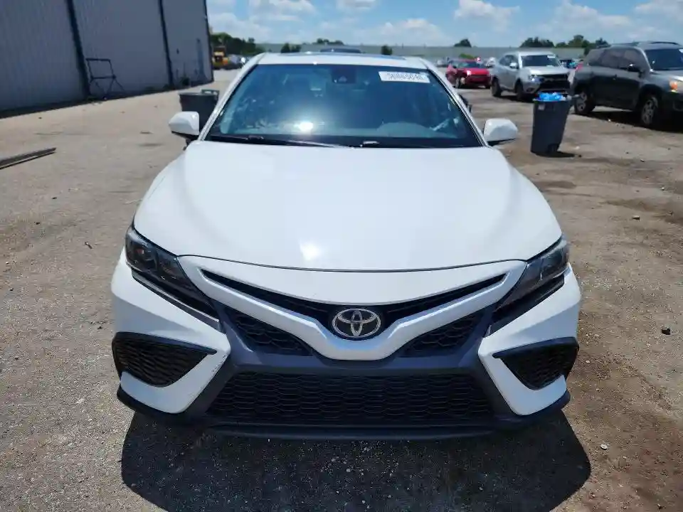 4T1G11AK0MU405979 2021 TOYOTA CAMRY-4