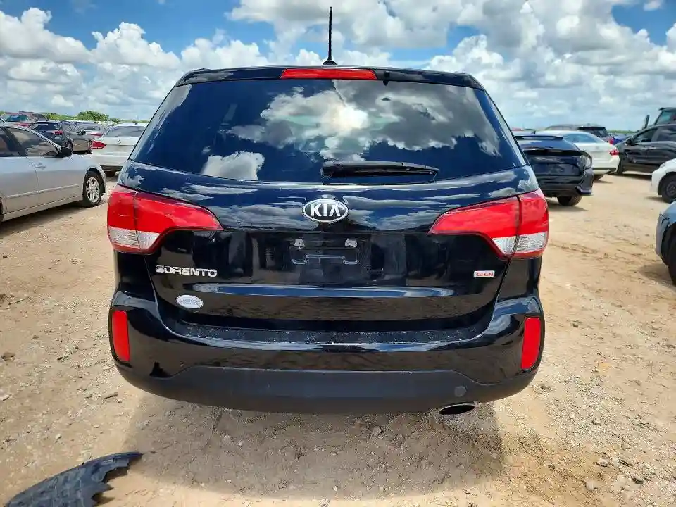 5XYKT3A61FG601067 2015 KIA SORENTO-5