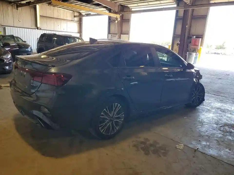 3KPF54AD3RE765468 2024 KIA FORTE-2