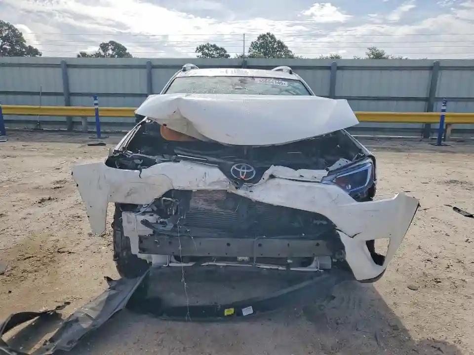 JTMZFREV7JD109970 2018 TOYOTA RAV4-4