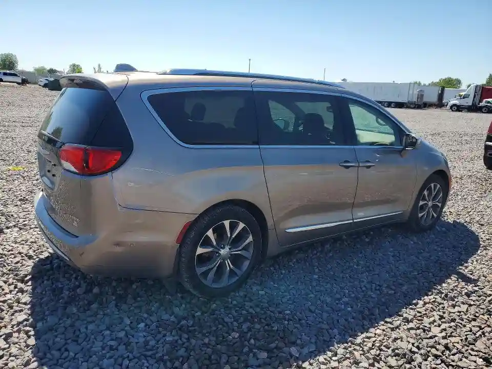 2C4RC1GGXJR125196 2018 CHRYSLER PACIFICA-2