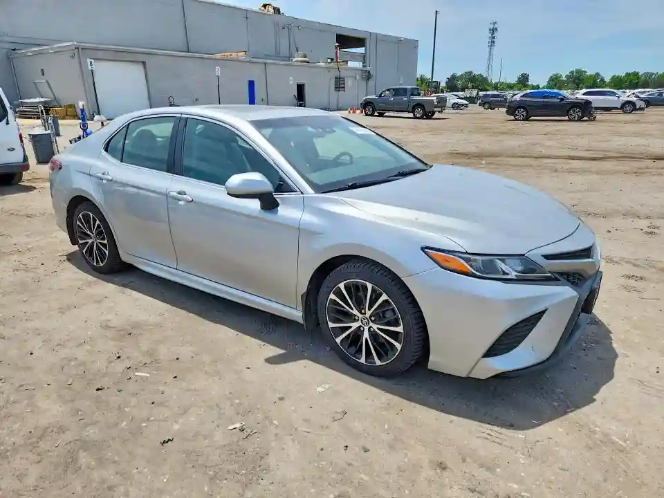 4T1B11HK3JU650545 2018 TOYOTA CAMRY-3