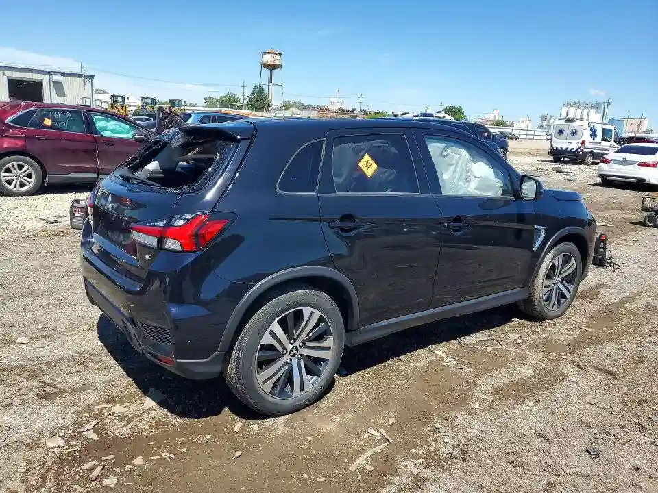 JA4ARUAU5RU001339 2024 MITSUBISHI OUTLANDER-2