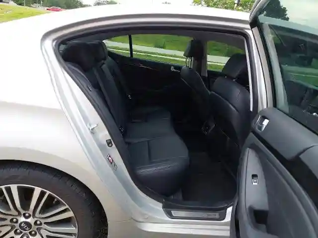KNALN4D71G5211067 2016 KIA CADENZA-5