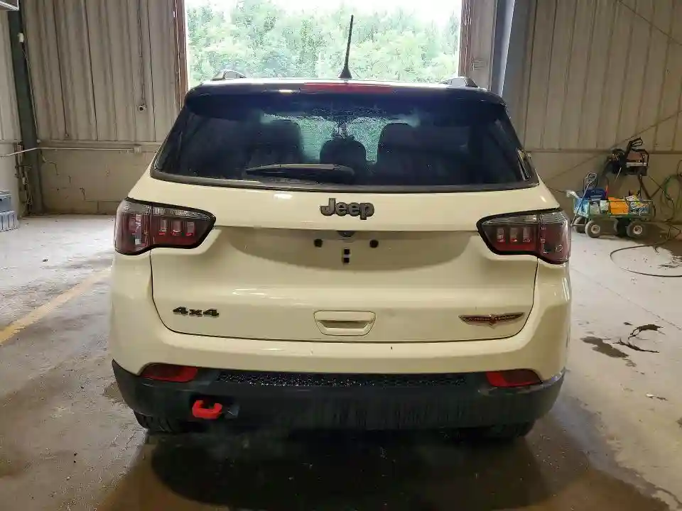 3C4NJDDB5KT721782 2019 JEEP COMPASS-5