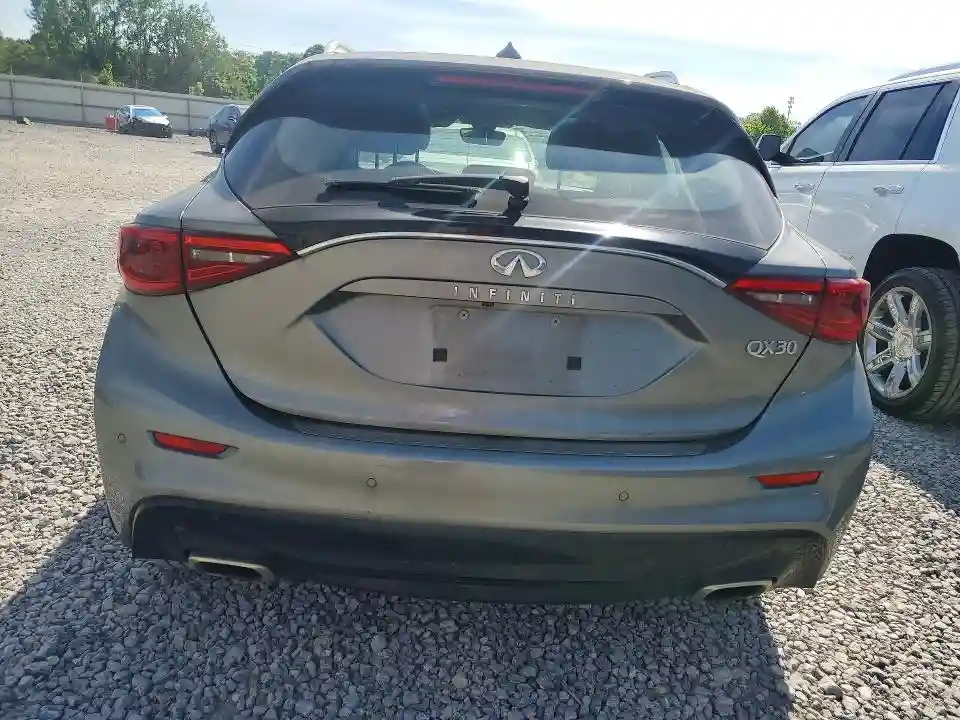 SJKCH5CP3JA053781 2018 INFINITI QX30-5