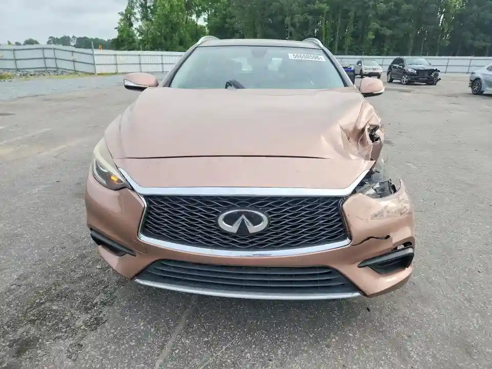 SJKCH5CP3KA008597 2019 INFINITI QX30-4
