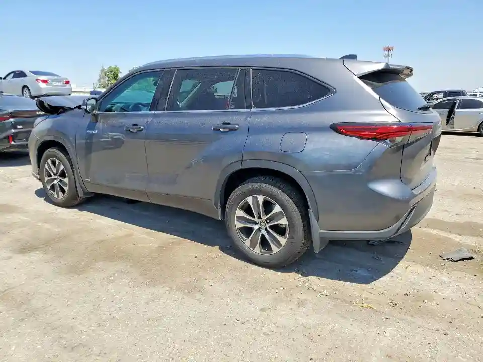 5TDHBRCH8MS044477 2021 TOYOTA HIGHLANDER-1