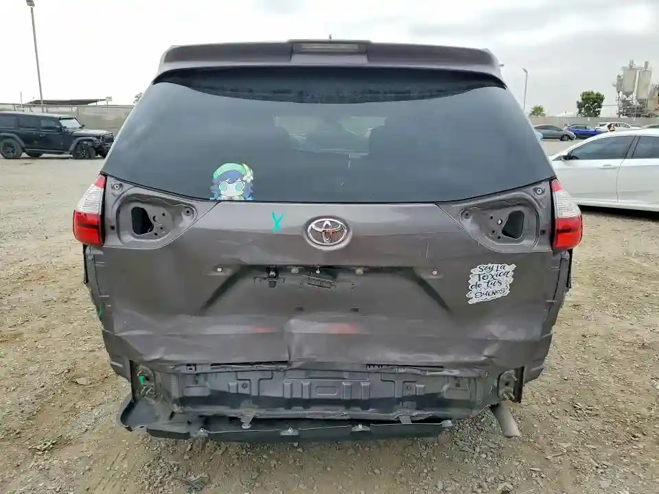 5TDZZ3DC0KS969879 2019 TOYOTA SIENNA L 7-5