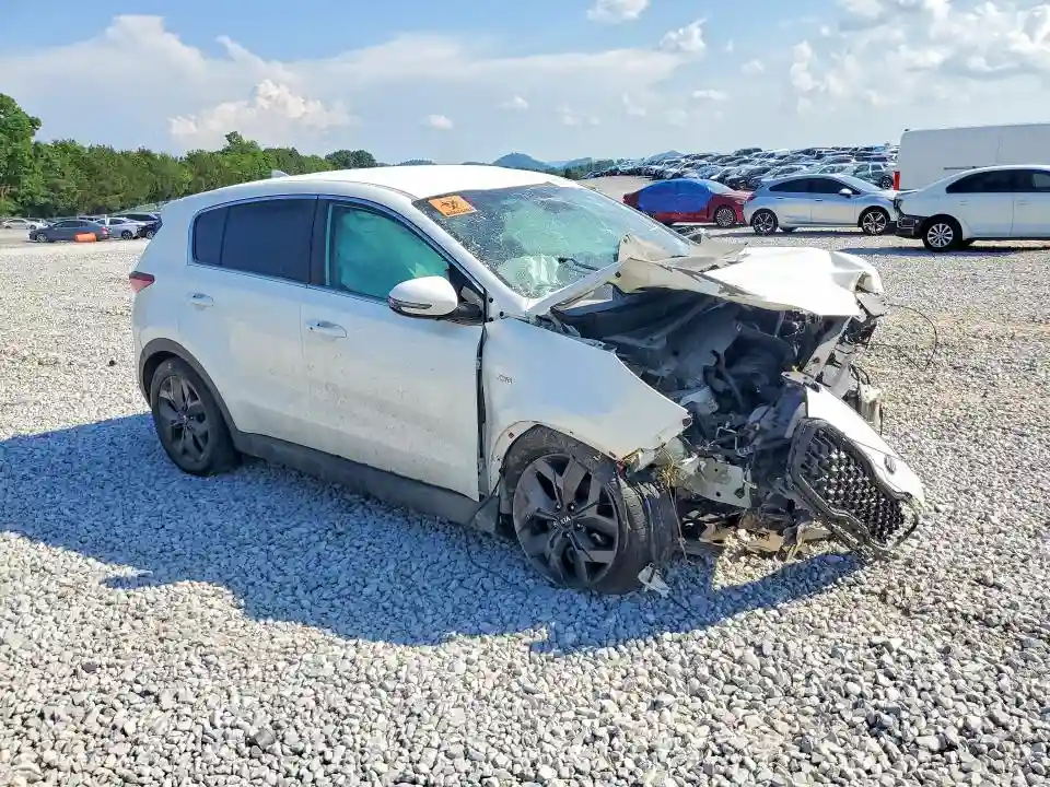 KNDPMCAC7N7023996 2022 KIA SPORTAGE-3
