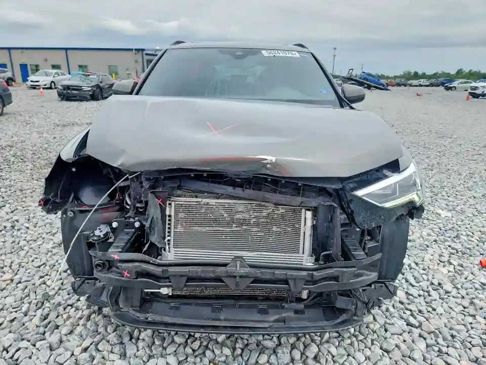 WA1EECF33R1138787 2024 AUDI Q3-4