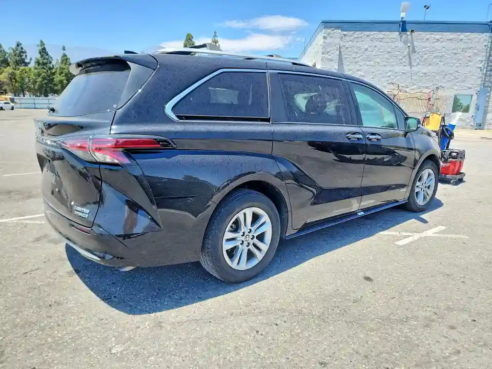 5TDZRKEC2MS003383 2021 TOYOTA SIENNA-2