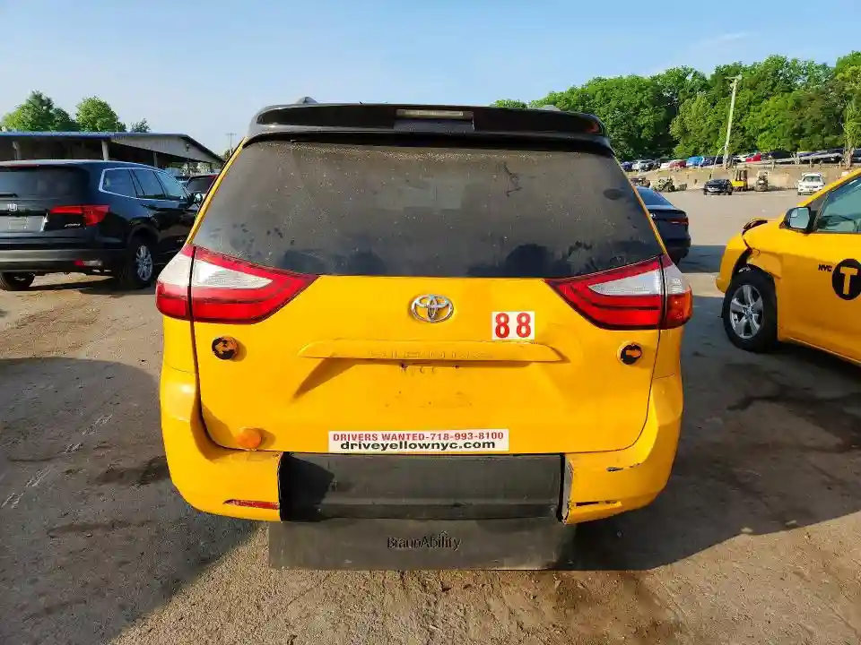 5TDKZ3DC4HS876051 2017 TOYOTA SIENNA-5
