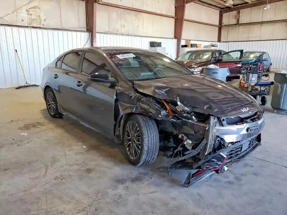 3KPF54AD3RE765468 2024 KIA FORTE-3