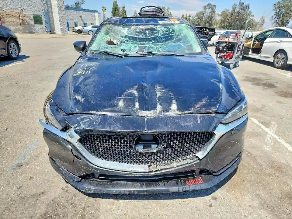 JM1GL1TY6J1329911 2018 MAZDA 6-4