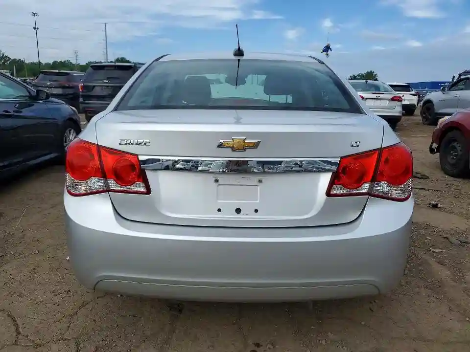 1G1PE5SB4G7173641 2016 CHEVROLET CRUZE-5