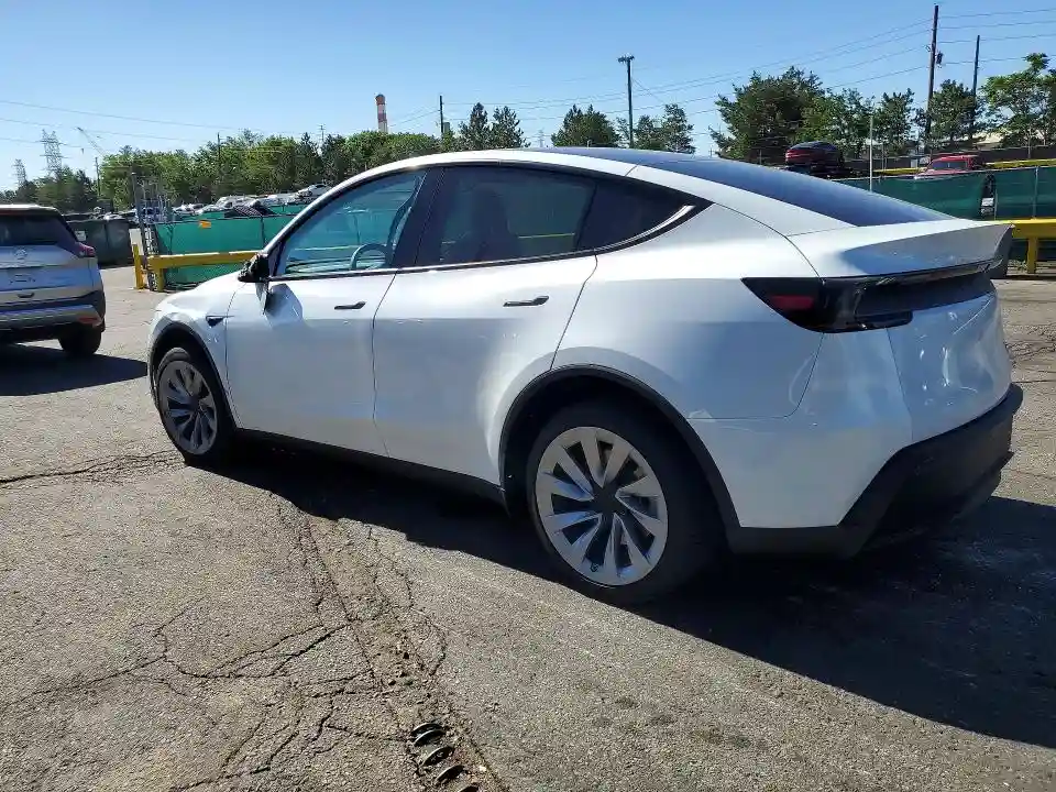 7SAYGDEE1TF336307 2026 TESLA MODEL Y-1