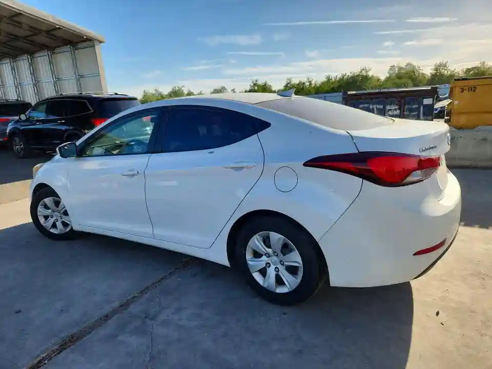 5NPDH4AE9GH695572 2016 HYUNDAI ELANTRA-1