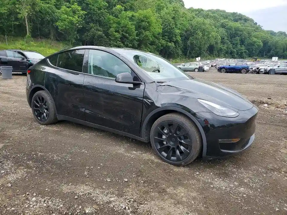7SAYGDEE7RA243958 2024 TESLA MODEL Y-3