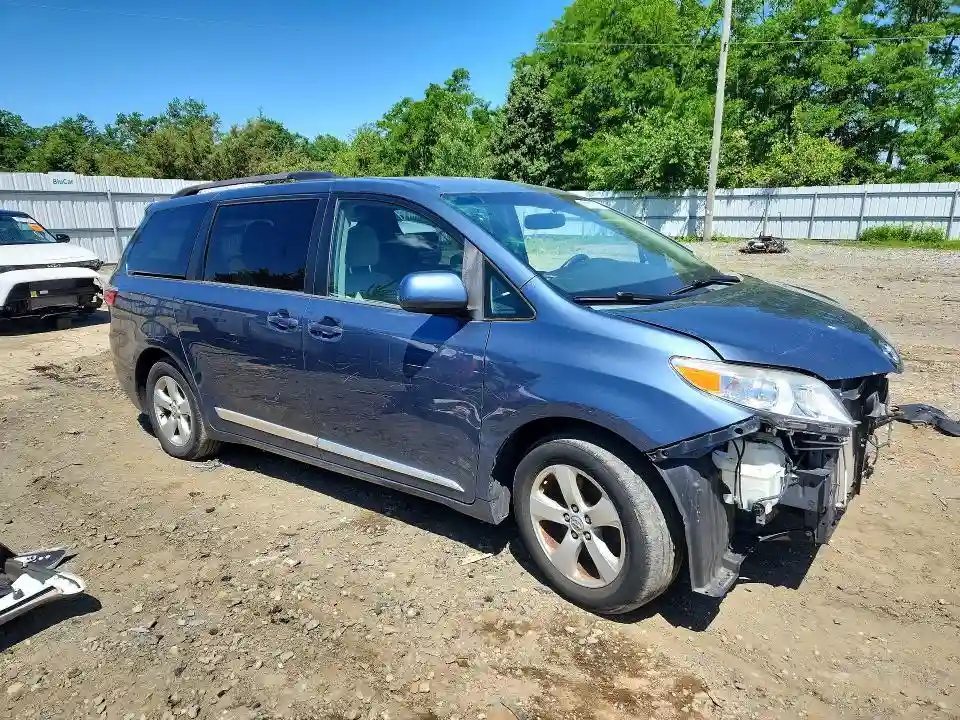 5TDKK3DC4FS580898 2015 TOYOTA SIENNA-3