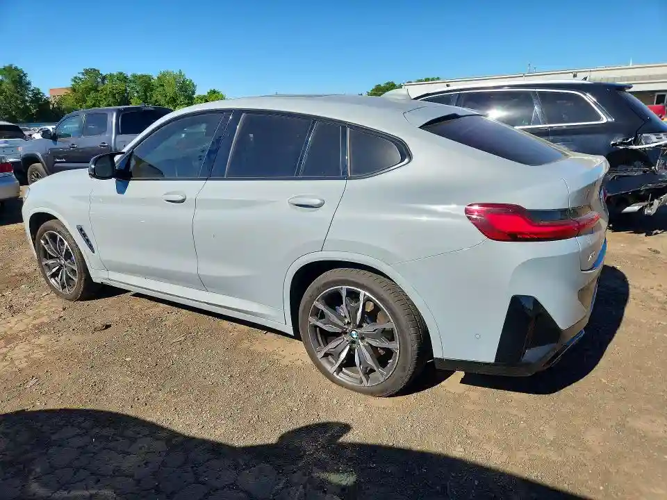 5UX43DT07N9K14545 2022 BMW X4-1