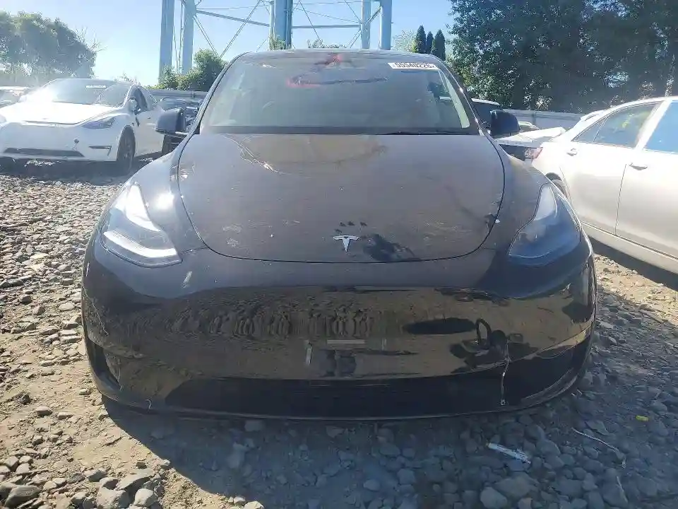 7SAYGDED0SF314028 2025 TESLA MODEL Y-4