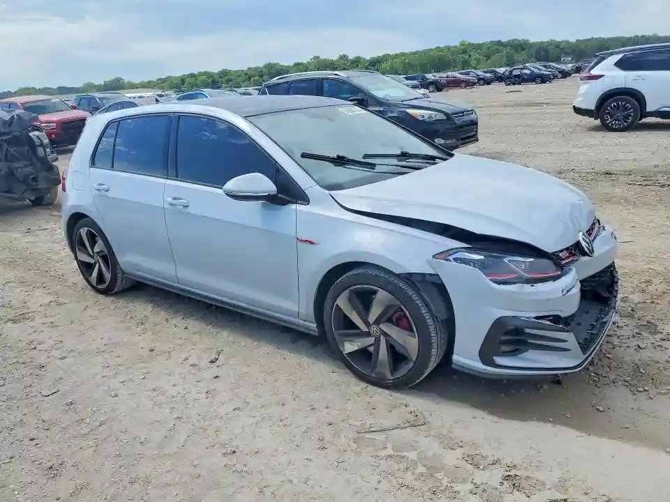 3VW6T7AU1KM033470 2019 VOLKSWAGEN GTI-3